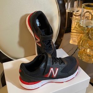 NB Sneakers Boys brand new .
